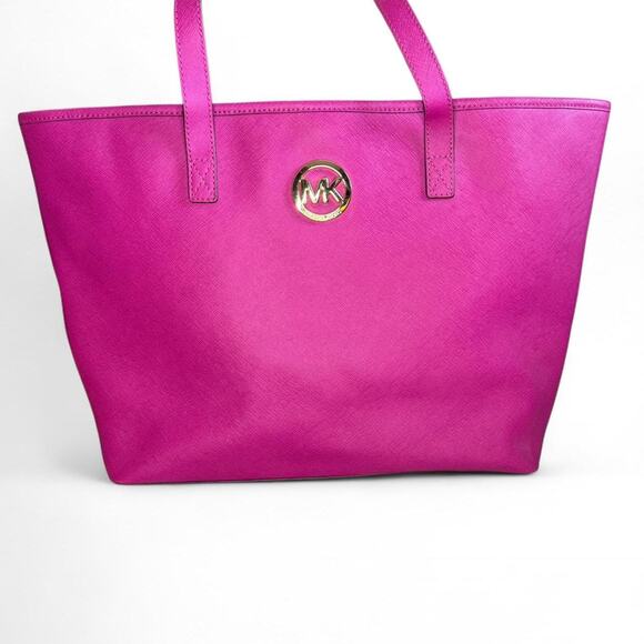 Michael Kors Jet Set Tote in Fuschia Pink Saffiano Leather - Picture 2 of 6